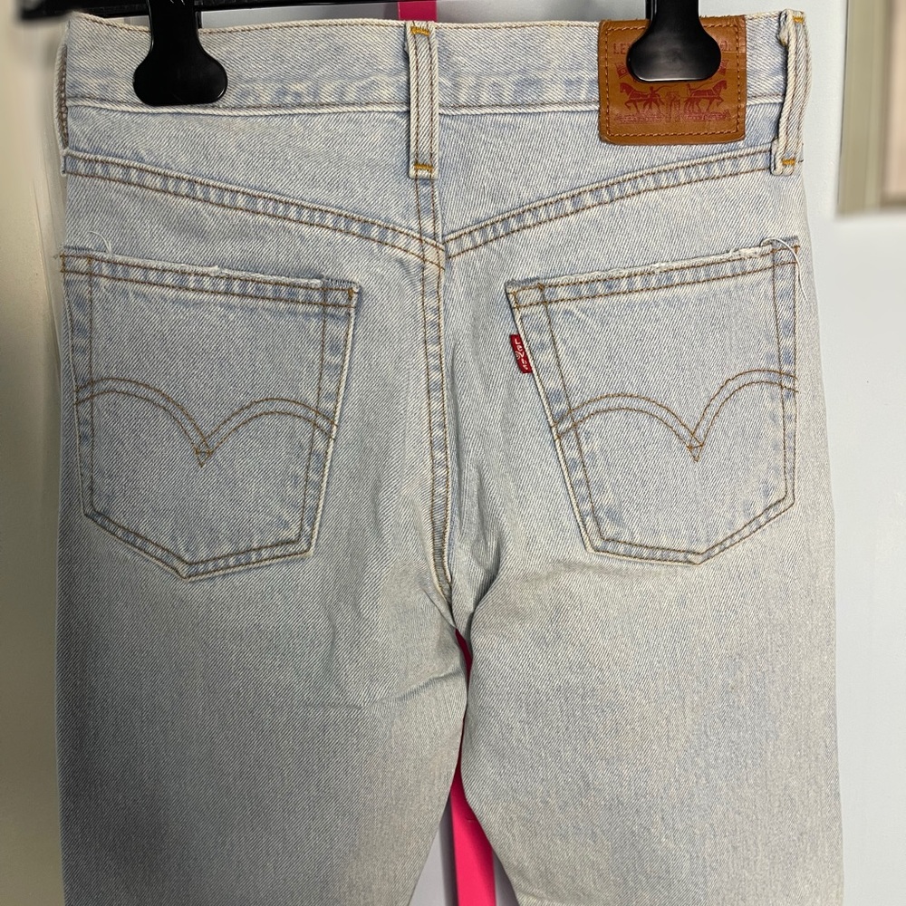 Levi Light Blue Distressed Jeans size 24 - Picture 5 of 7